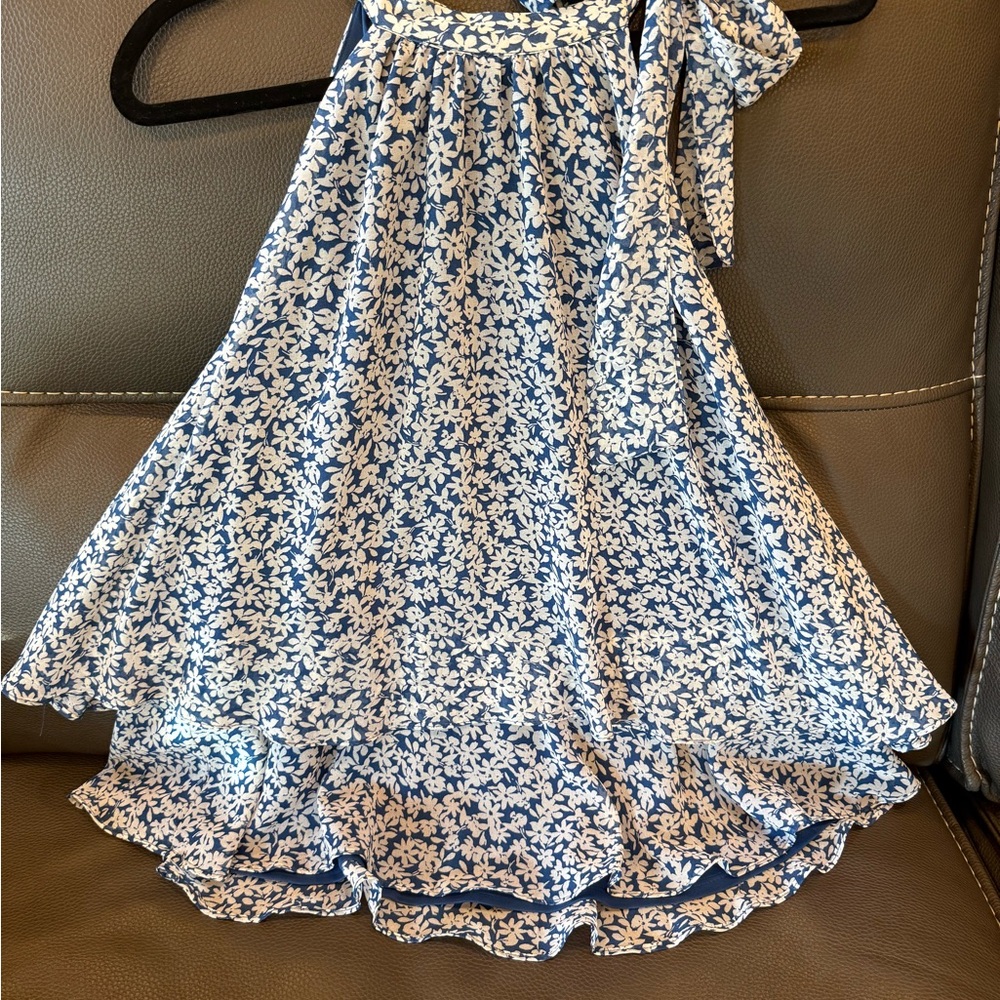 Floral Blue and White Women's Shirt